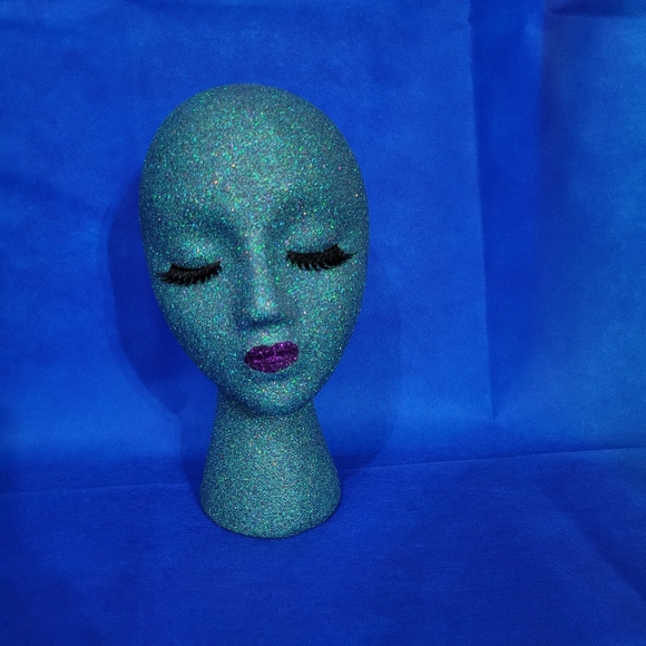 Mannequin Head - Picture 1 of 2